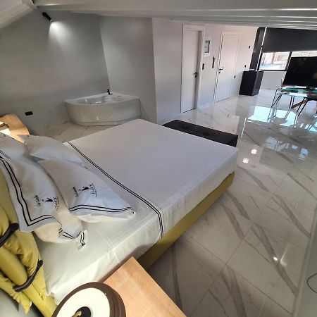 Ilia'S Luxury Suites - Adults Only Xylokastro Exteriör bild
