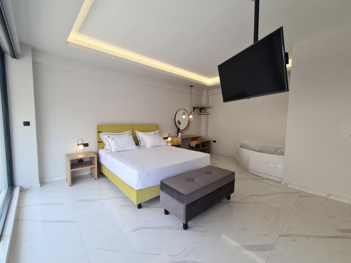 Ilia'S Luxury Suites - Adults Only Xylokastro Exteriör bild