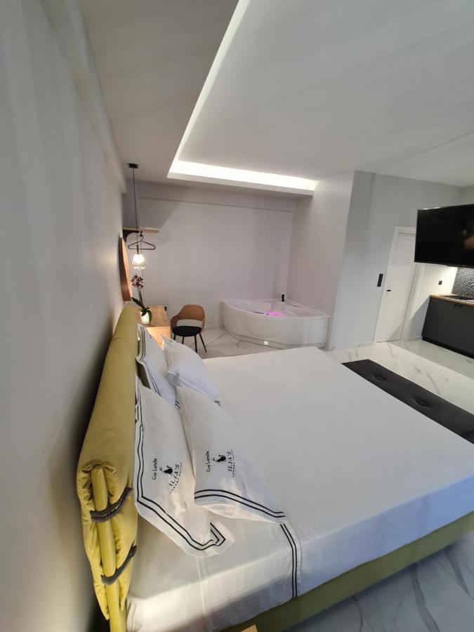Ilia'S Luxury Suites - Adults Only Xylokastro Exteriör bild
