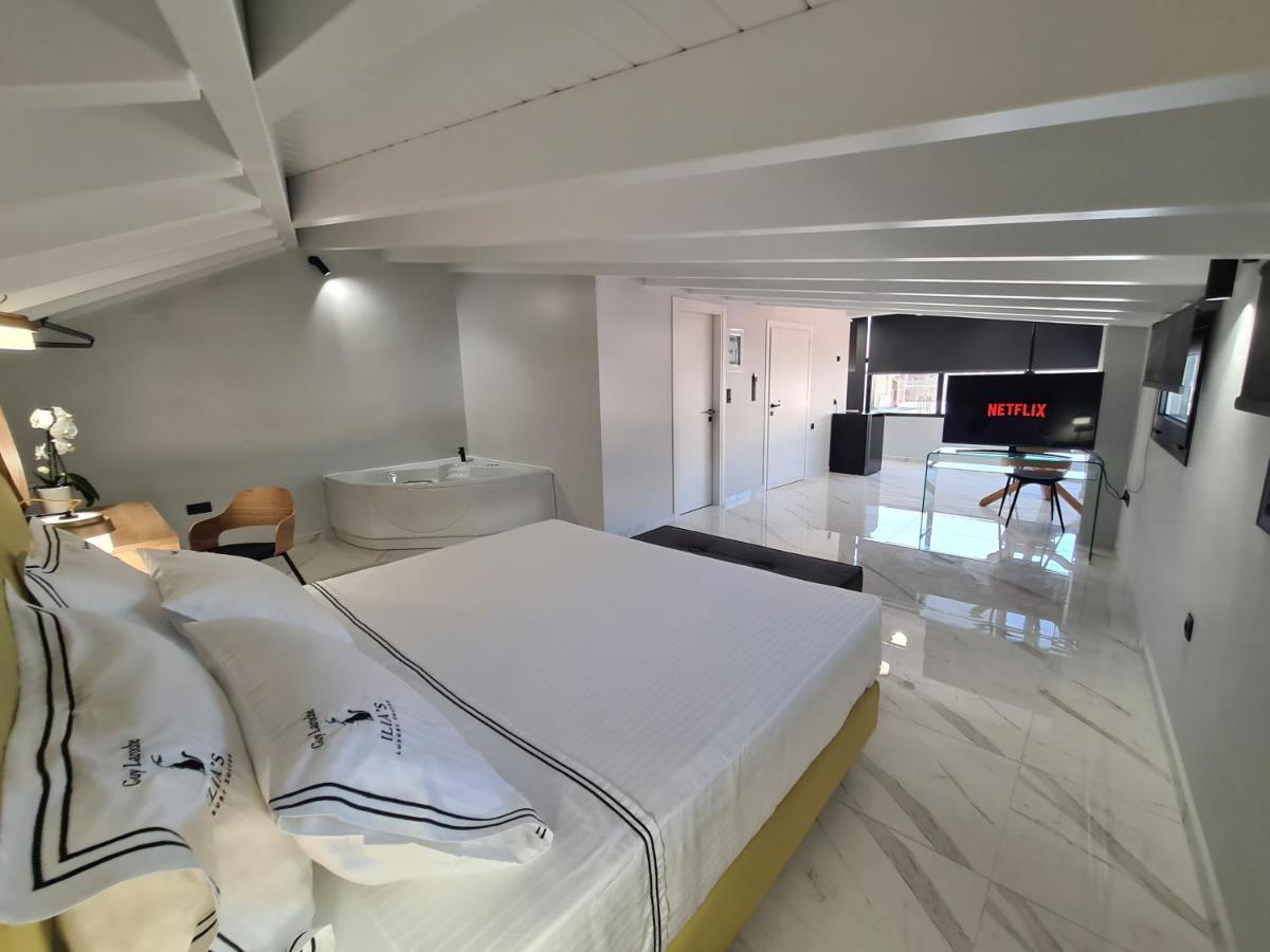 Ilia'S Luxury Suites - Adults Only Xylokastro Exteriör bild